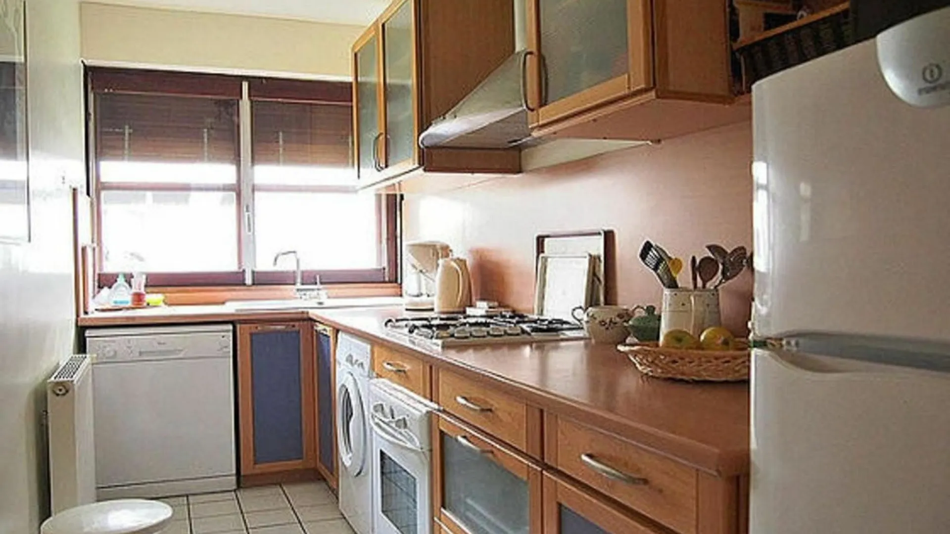 With One Bedroom In Paris, With Wonderful View, Enclose Apartment *