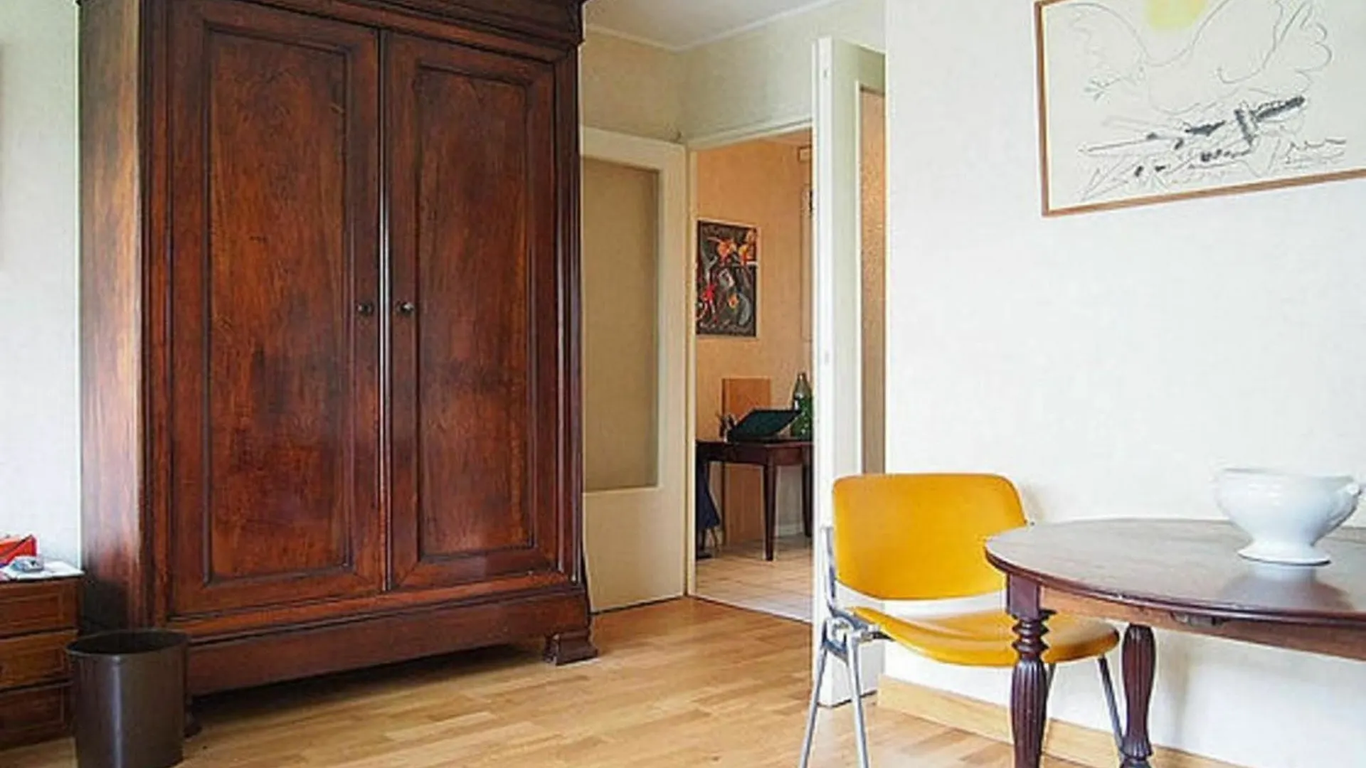 With One Bedroom In Paris, With Wonderful View, Enclose